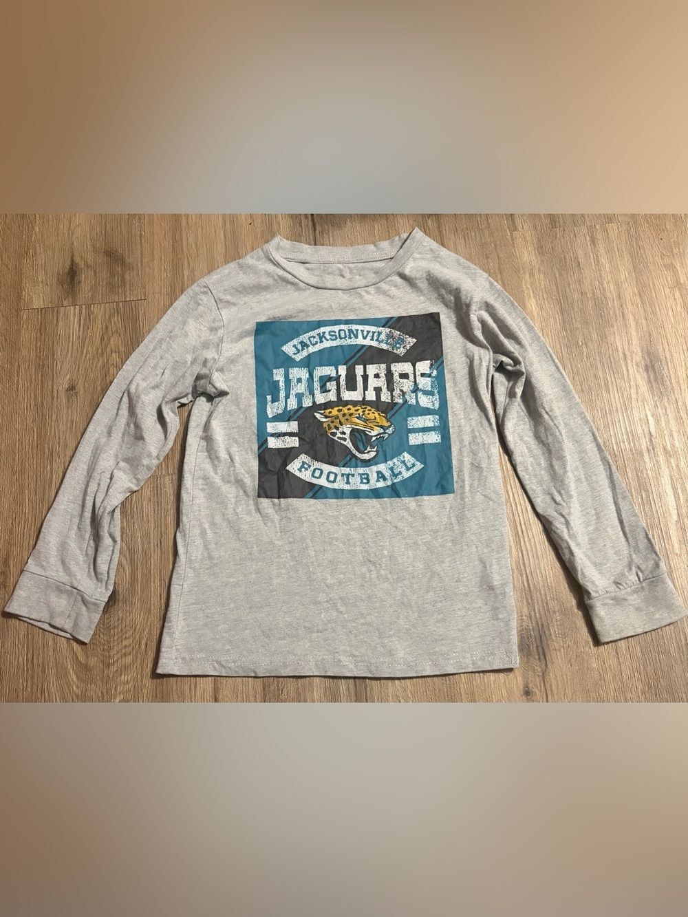 NFL Team - Jacksonville Jaguars Long Sleeve Tee - Size Small 6/7
